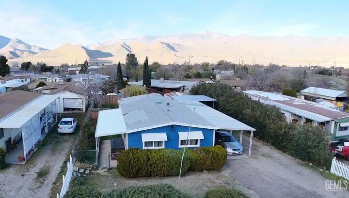 Property Photo:  6143 Mulberry Avenue  CA 93240 