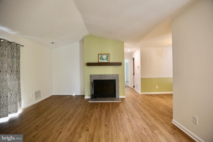 Property Photo:  442 Atlanta Court  NJ 08080 