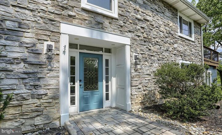 Property Photo:  1801 Crums Mill Road  PA 17110 