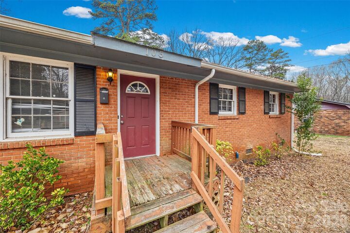 Property Photo:  105 McGee Street  SC 29715 