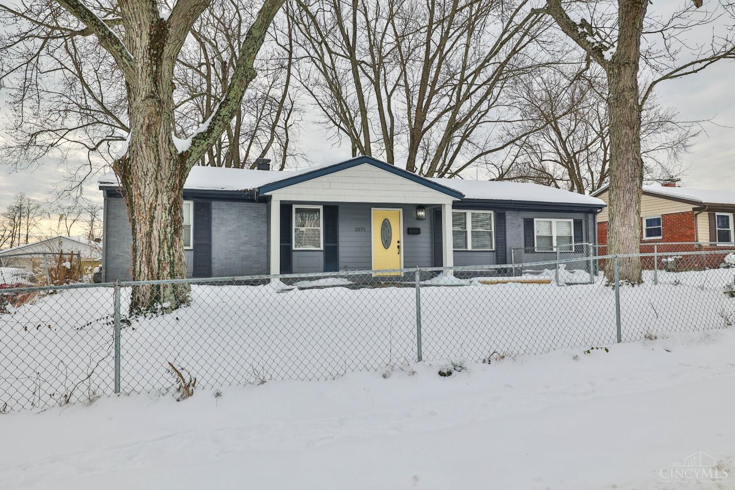 Property Photo:  2071 Roosevelt Avenue  OH 45240 