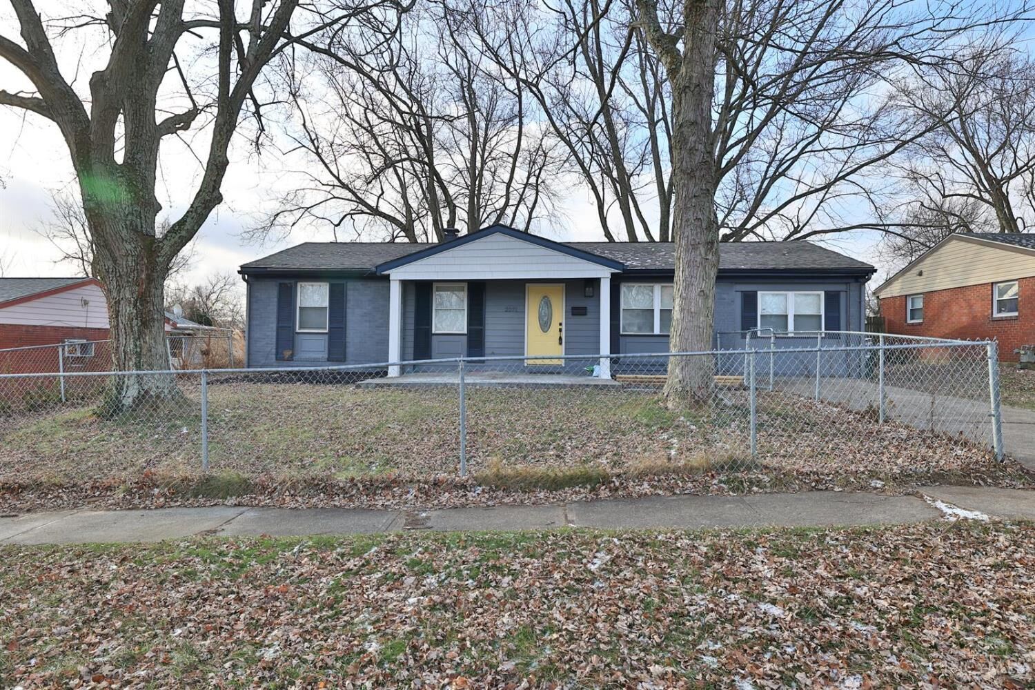 Property Photo:  2071 Roosevelt Avenue  OH 45240 