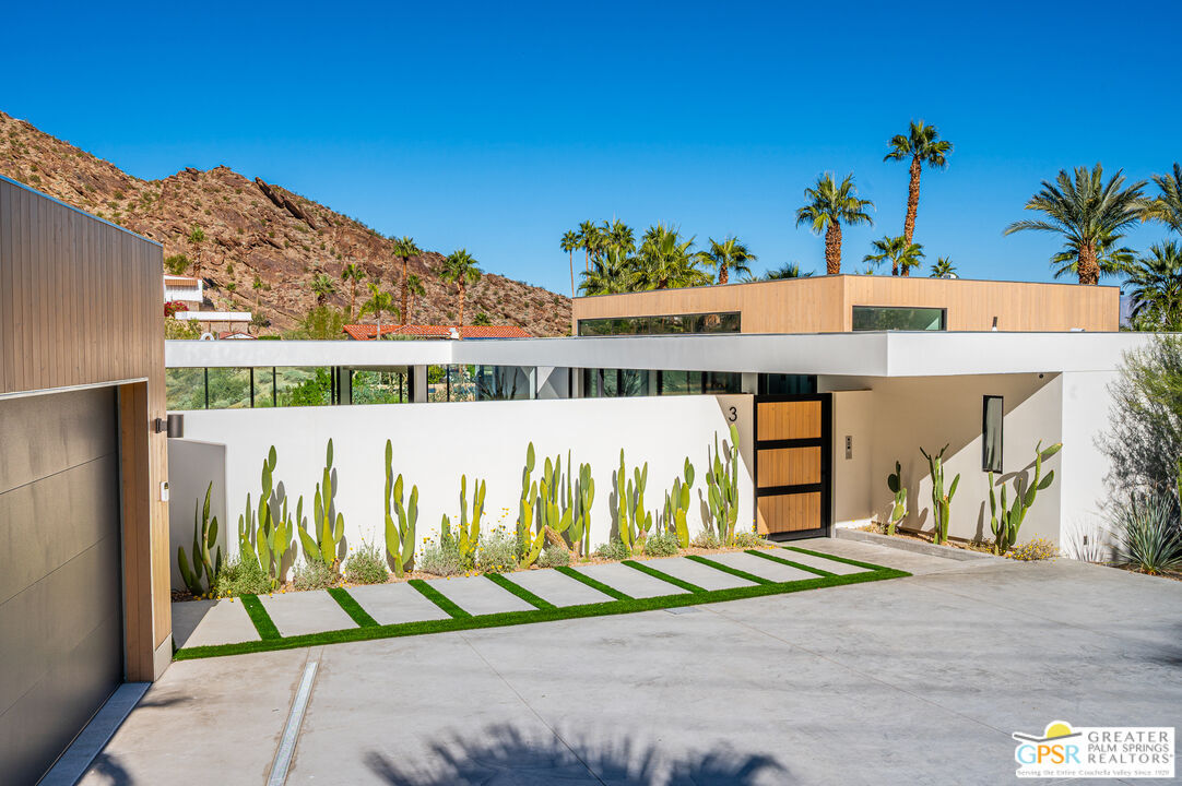 Property Photo:  310 W Crestview Dr  CA 92264 