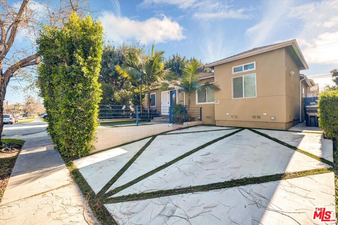 Property Photo: 5400 W 82nd St CA 90045