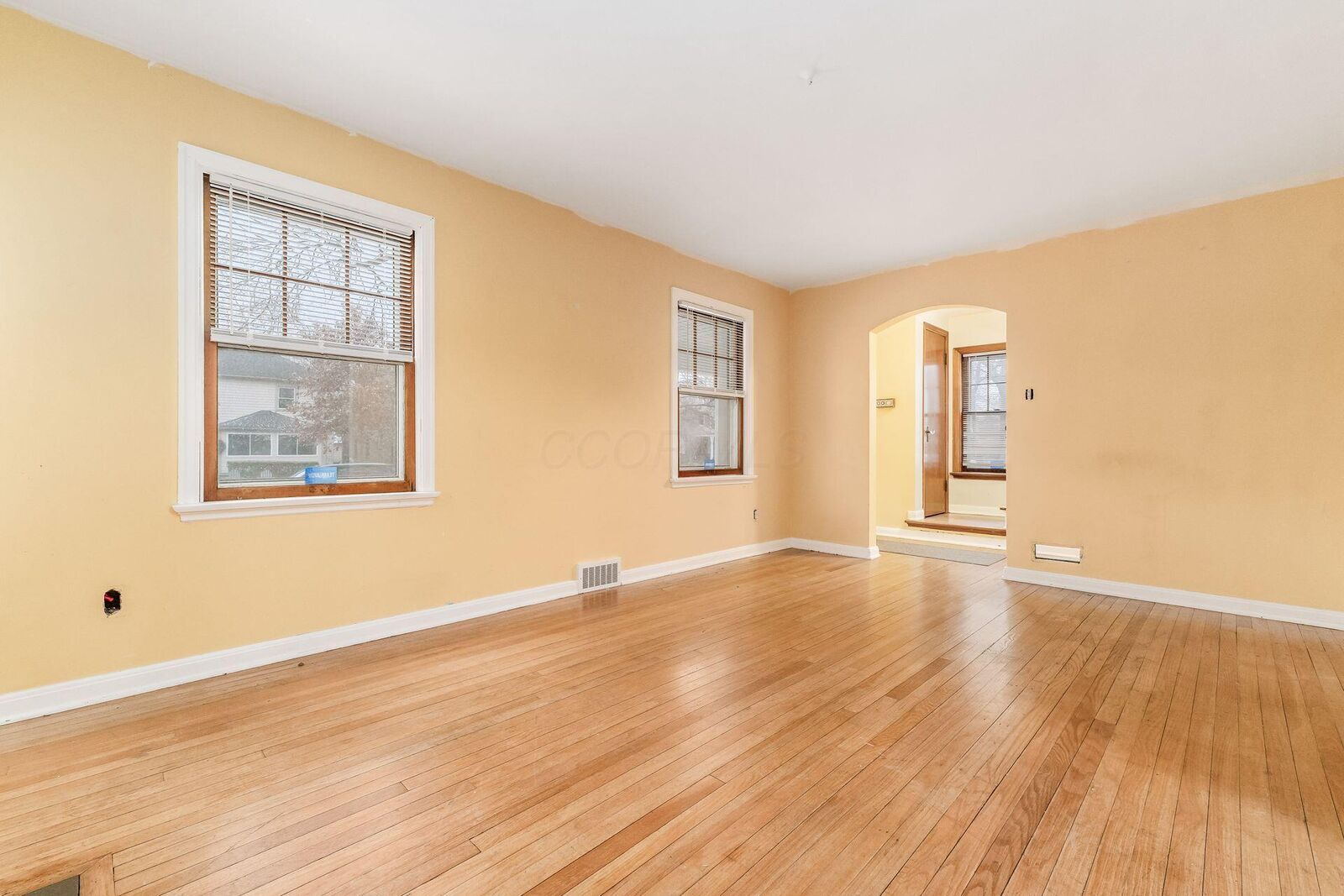 Property Photo:  683 S Roosevelt Avenue  OH 43209 