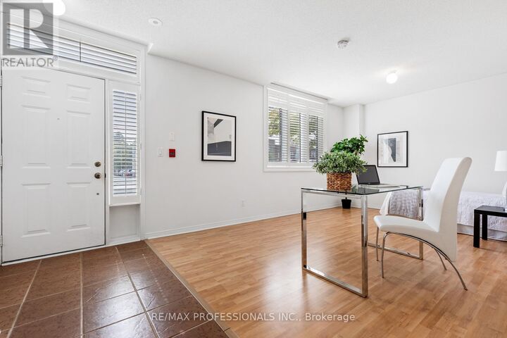 Property Photo:  3400 Lake Shore Boulevard West 104  ON M8W 4Z9 