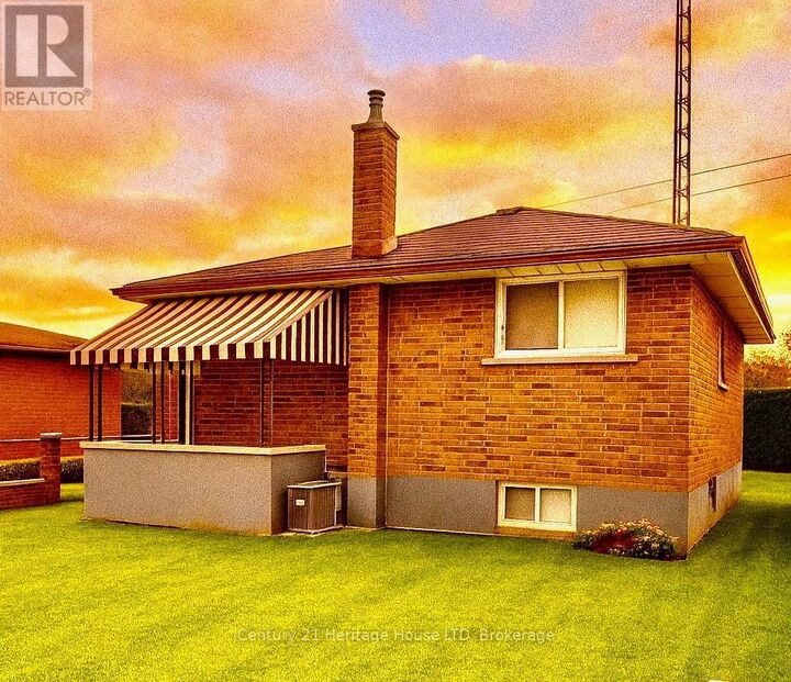 Property Photo:  14 Drury Crescent  ON L2M 6B6 