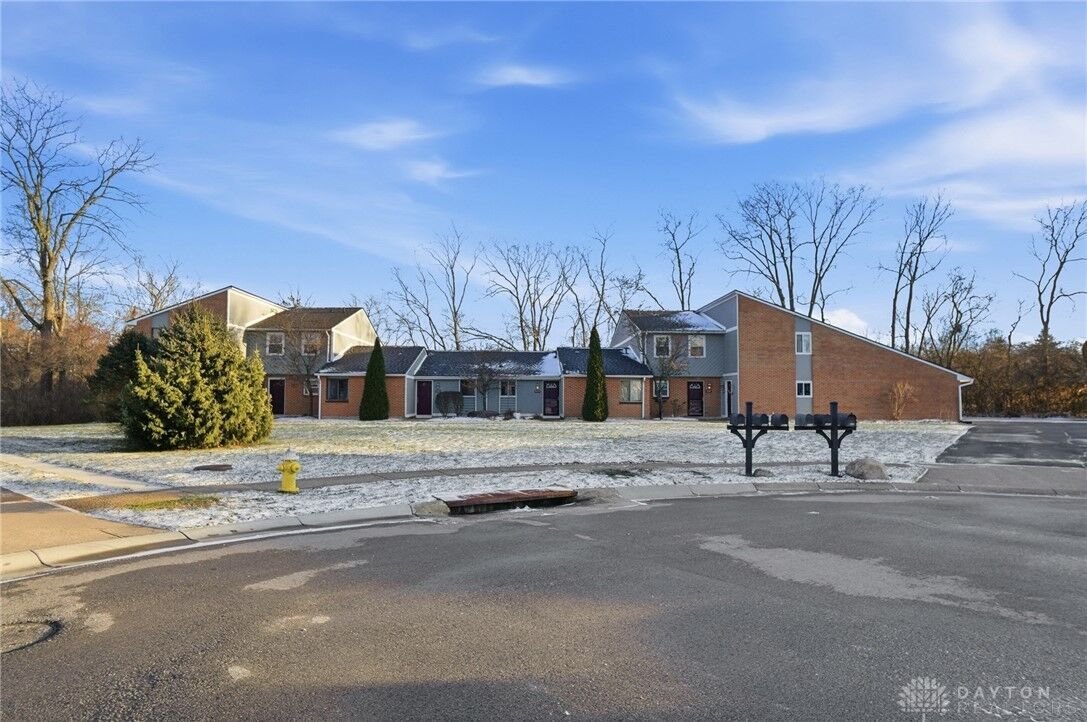 Property Photo: 9515 Centerbrook Court OH 45458