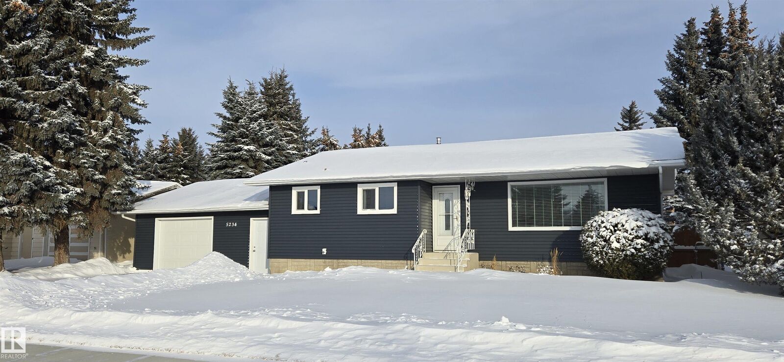 Property Photo:  5234 48 Avenue  AB T9C 1M7 
