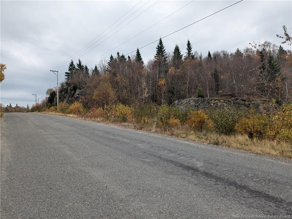 Property Photo:  86-321 Fundy Drive  NB E5E 1C1 