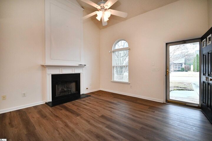 Property Photo:  304 Glenlea Lane  SC 29617 