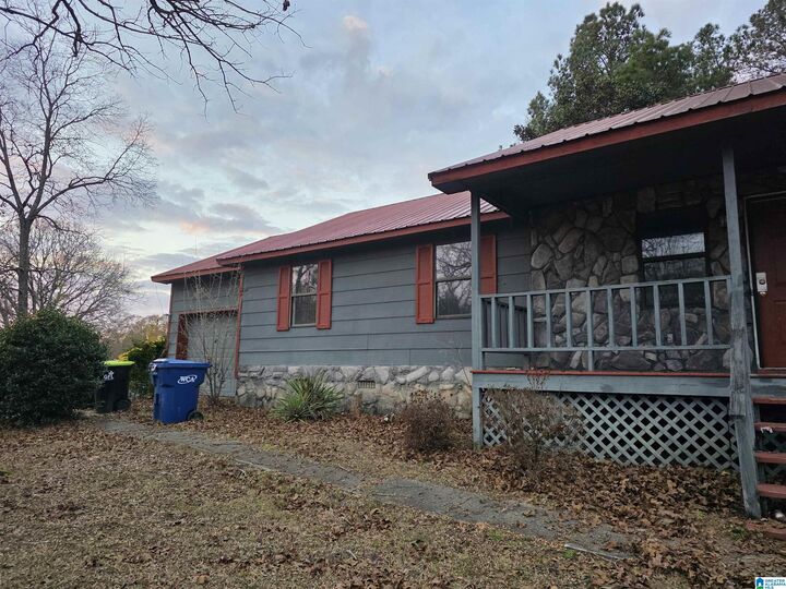 Property Photo: 217 Davis Street AL 35160