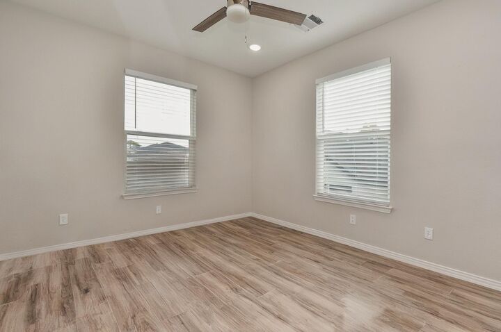 Property Photo: 5615 Barremore Street B TX 77023