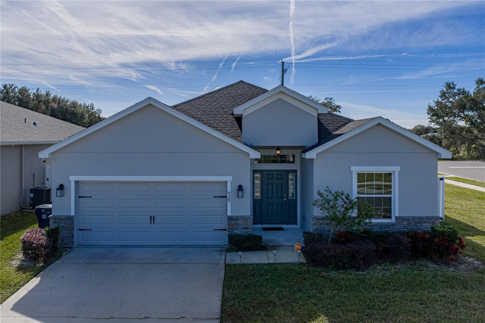 Property Photo:  929 Montgomery Lane  FL 33868 