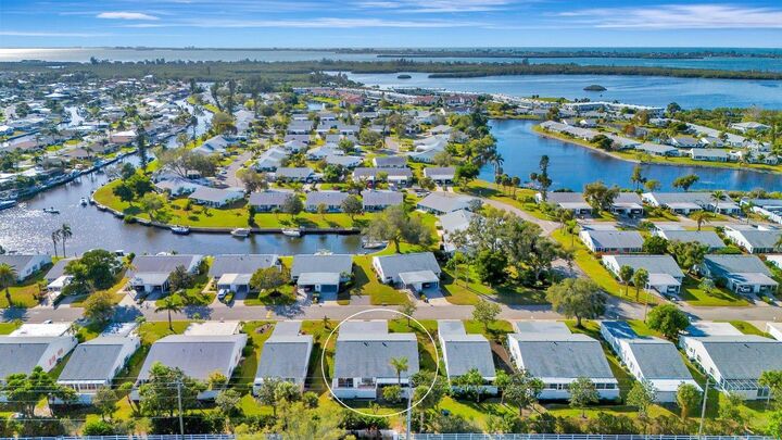 Property Photo:  9421 Kingston Drive  FL 34210 