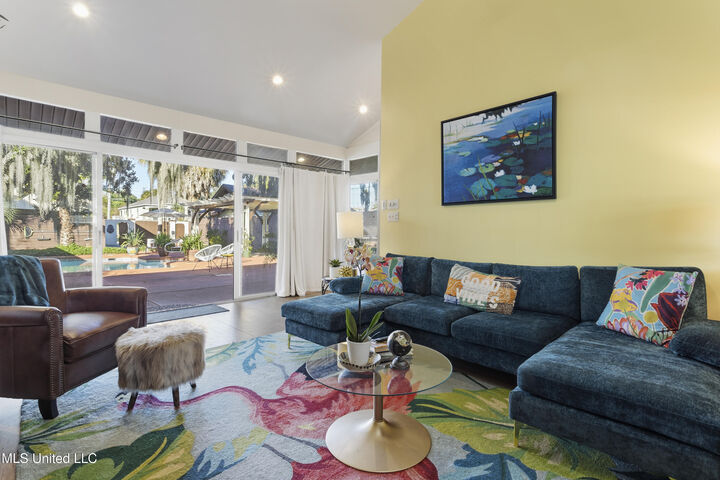 Property Photo:  128 Lee Street  MS 39530 