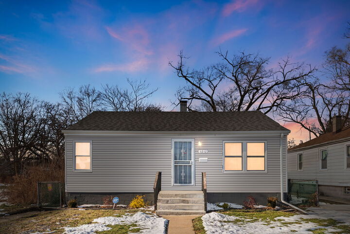 Property Photo:  1212 Center Avenue  IL 60411 