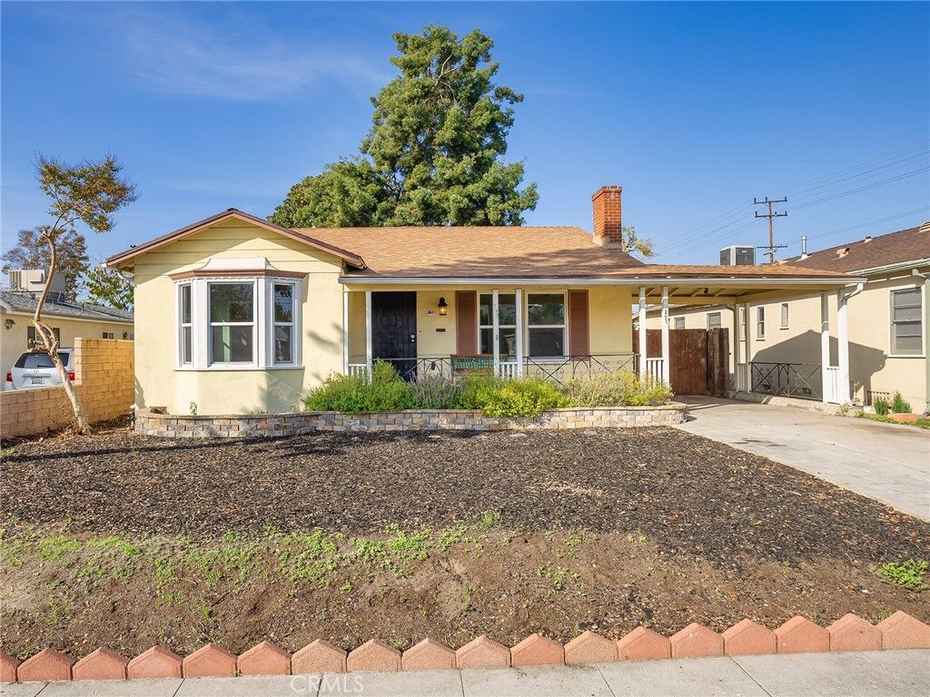 Property Photo:  207 W Ash Avenue  CA 91502 