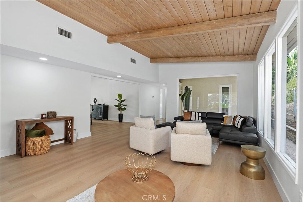 Property Photo:  1219 N Raymond Avenue  CA 92831 