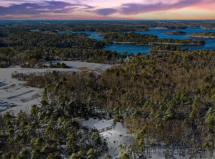 Property Photo:  1 Willis Point Road  ME 04578 