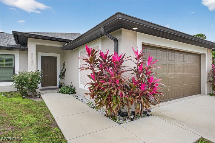 Property Photo: 8422 Cardinal Road FL 33967