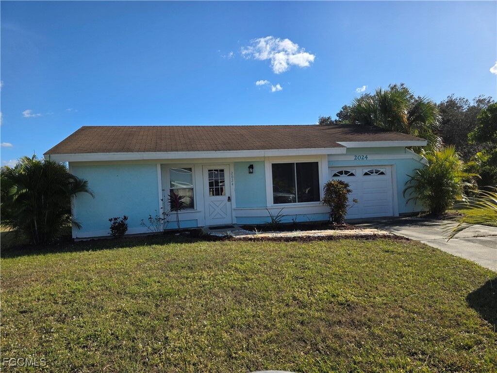 Property Photo:  2024 Steamboat Circle  FL 33935 
