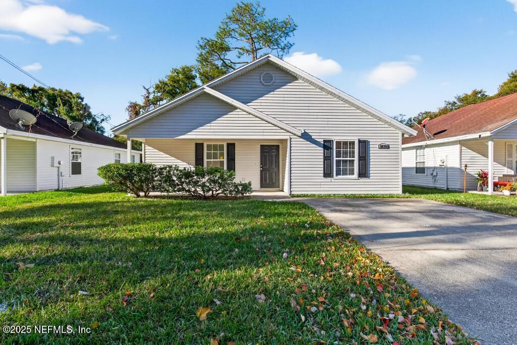 Property Photo: 9070 3rd Avenue FL 32208