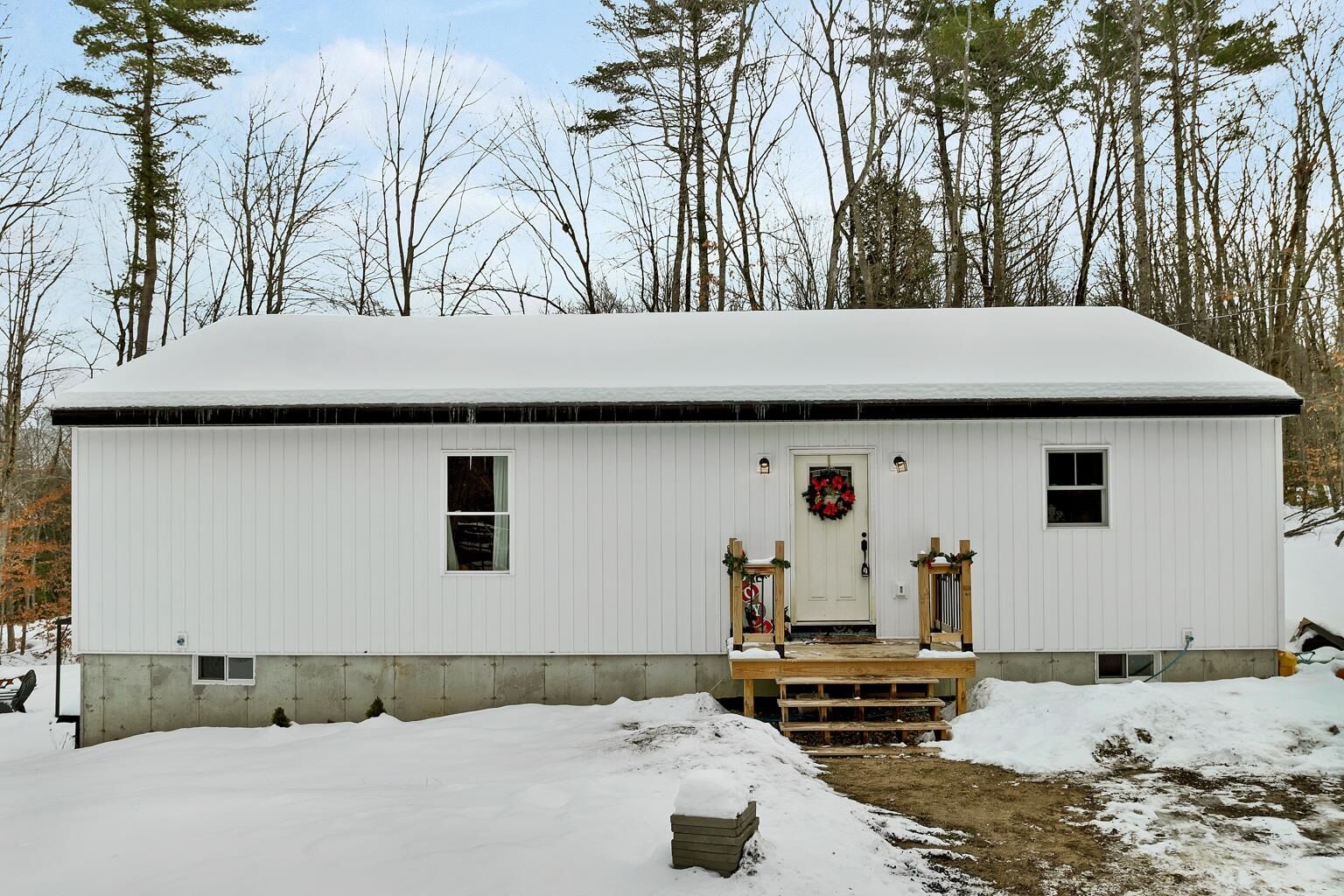 Property Photo:  23 Woodcrest Drive  NH 03864 