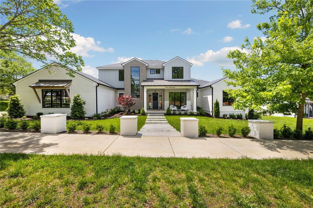 Property Photo:  219 W Lawson Street  AR 72703 