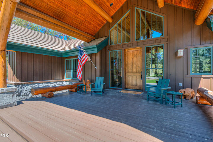Property Photo:  56770 Nest Pine Drive  OR 97707 
