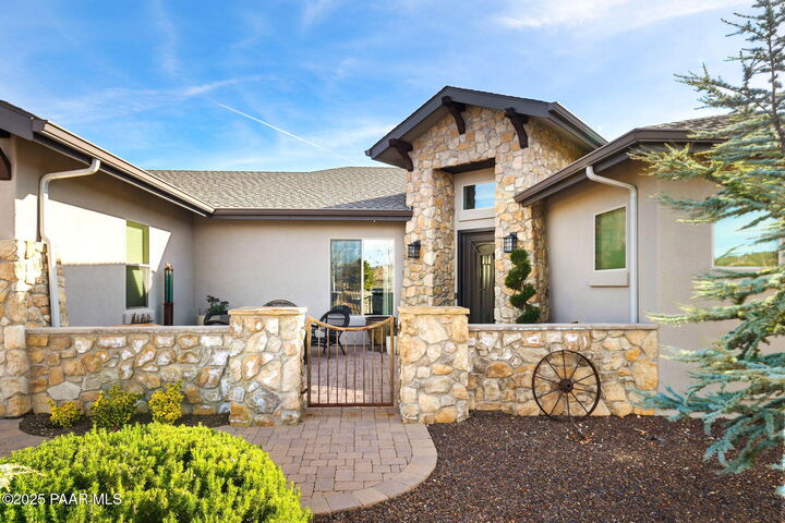 Property Photo:  1451 Crowning Point  AZ 86305 