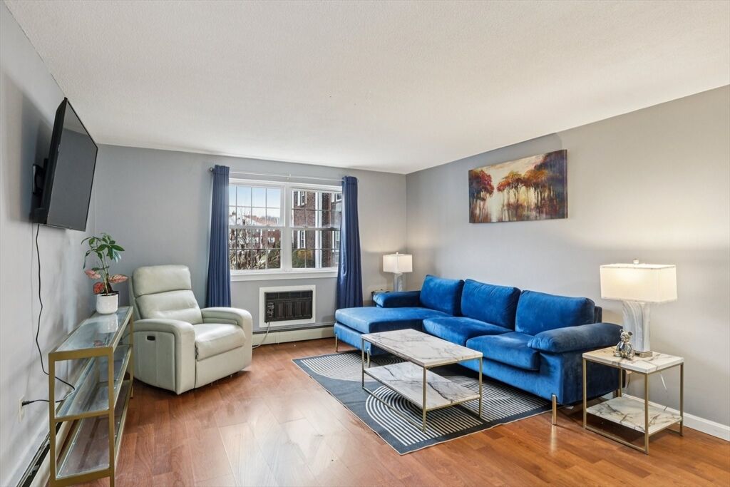 Property Photo: 3 Drummer B3 MA 01720