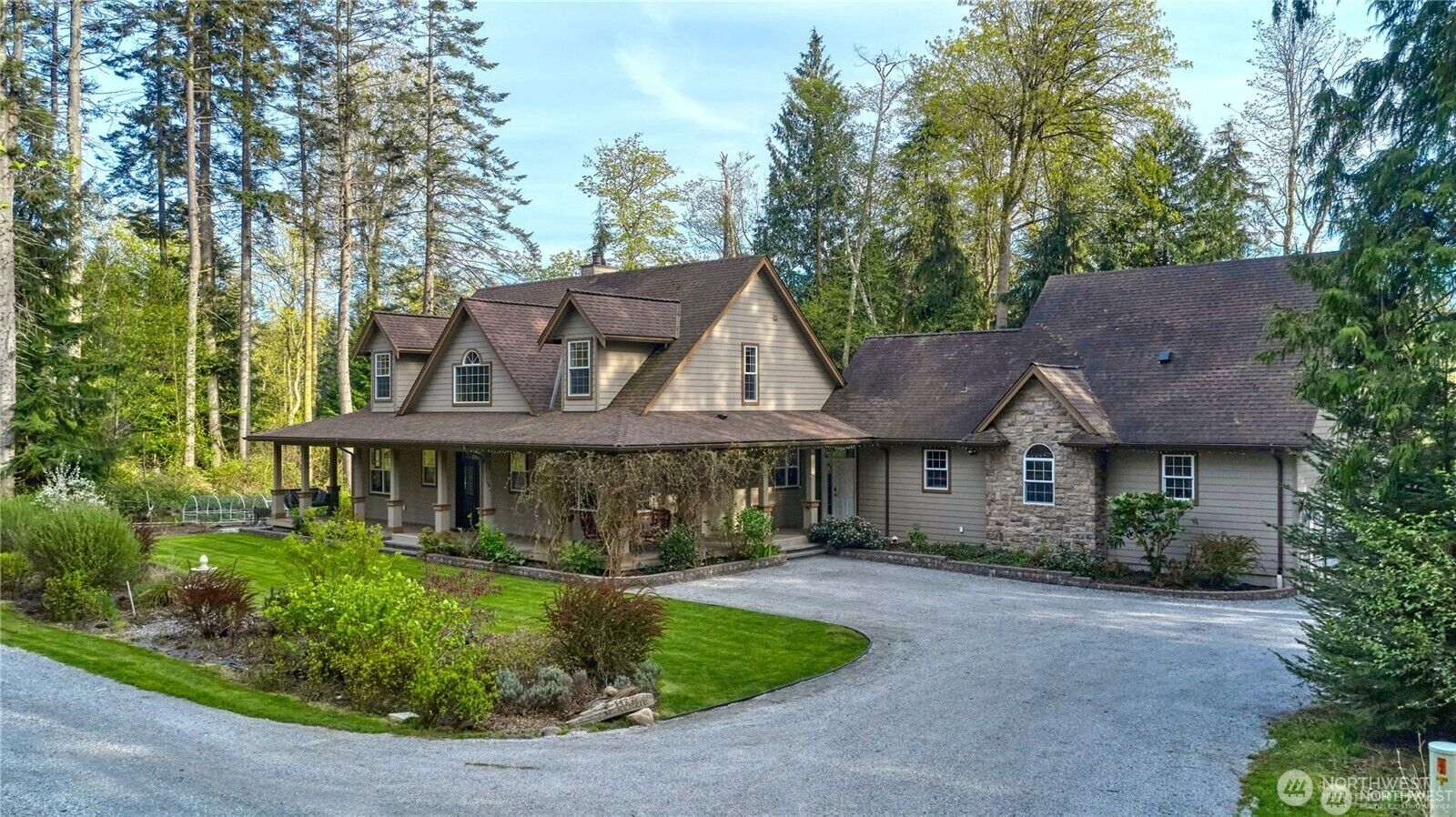 Property Photo:  1427  McKenzie Way  WA 98281 