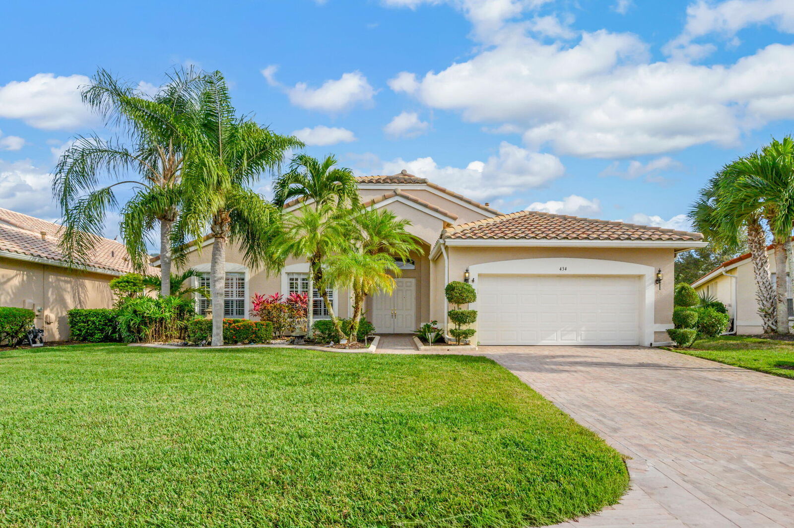 Property Photo: 434 NW Shoreview Drive FL 34986