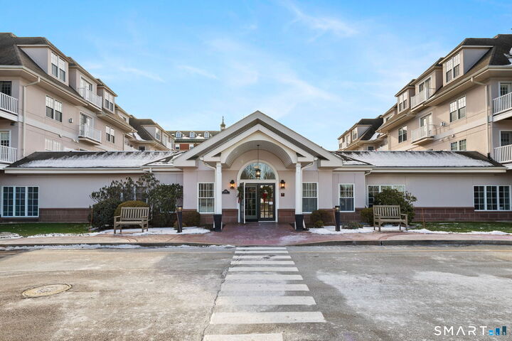 Property Photo:  237 Fern Street Apt 310E  CT 06119 