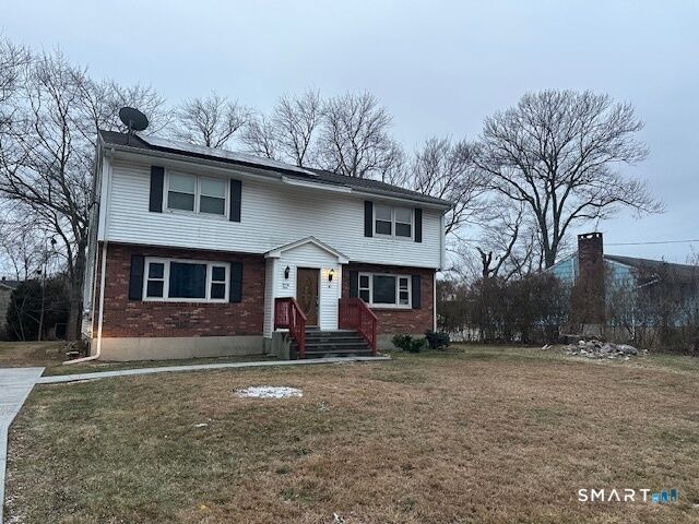 Property Photo:  92 Glenstone Road  CT 06705 