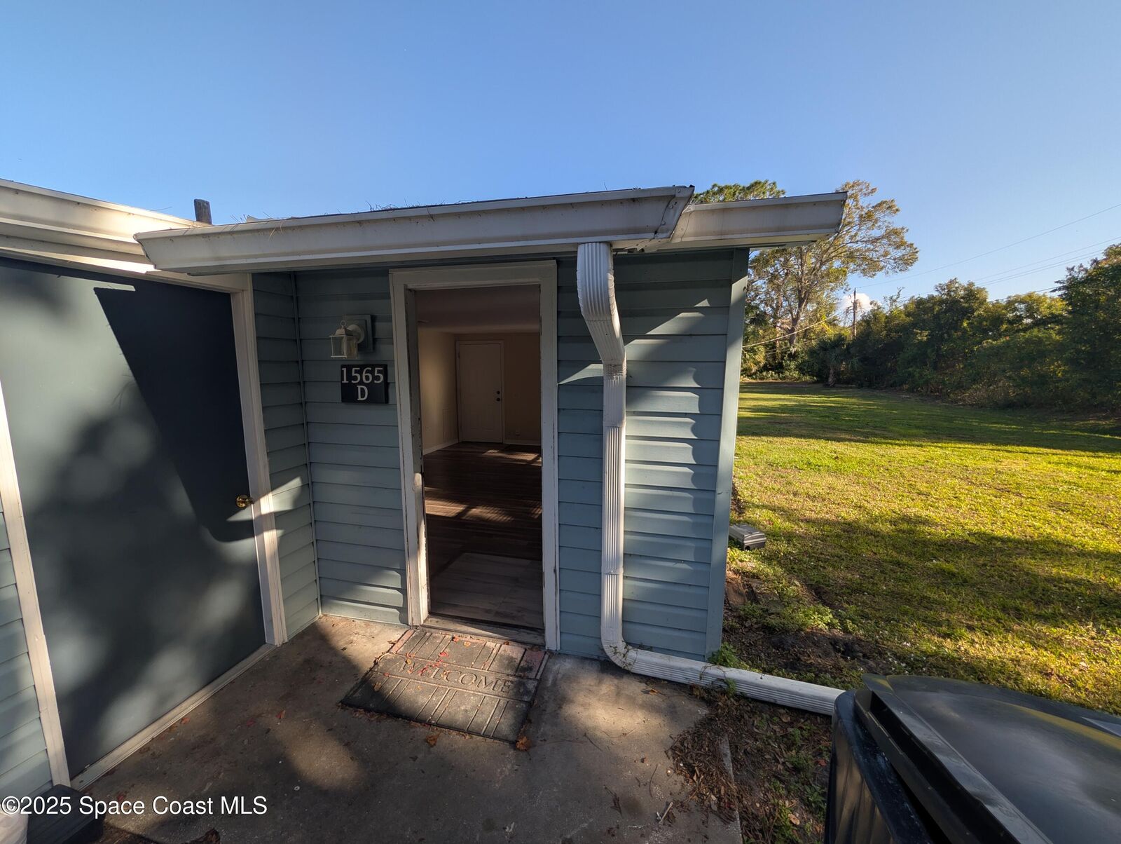 Property Photo:  1565 Violet Avenue  FL 32796 