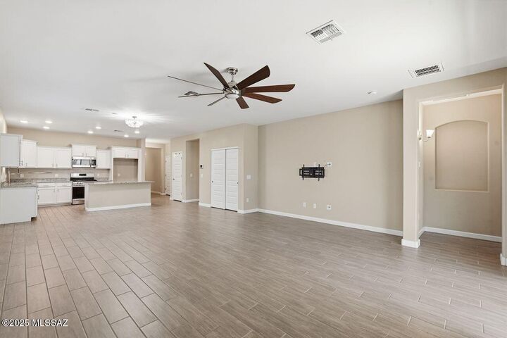 Property Photo:  230 W Sg Posey Street  AZ 85641 