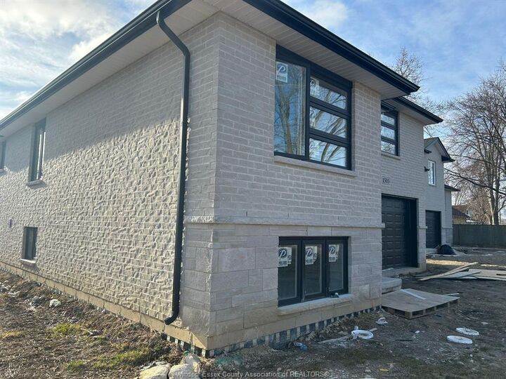 Property Photo:  1505 Michigan  ON N9J 2G7 