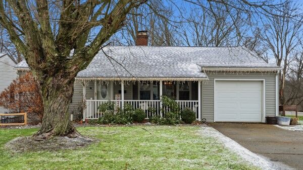 Property Photo:  908 Aetna Dr  PA 16117 