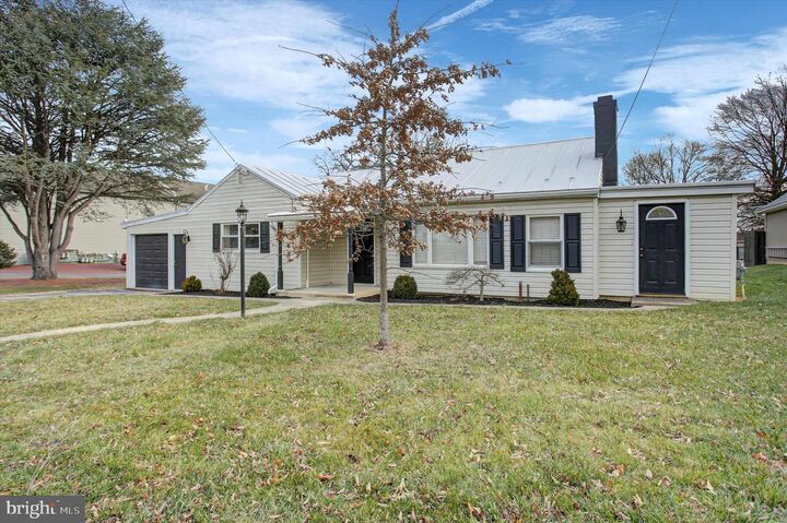 Property Photo:  1319 N West Street  PA 17013 