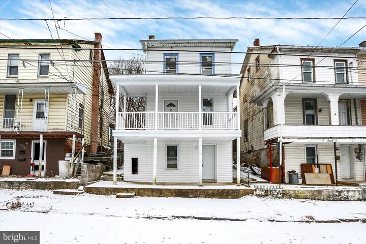Property Photo:  1228 Pulaski Avenue  PA 17866 