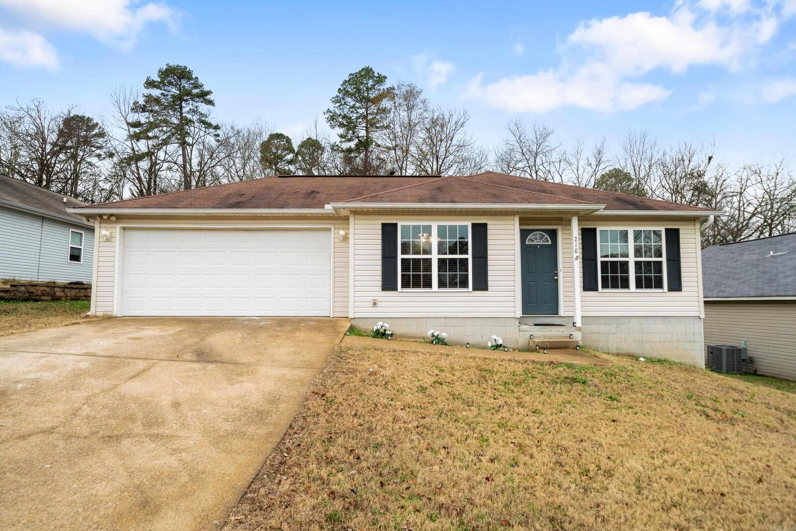 Property Photo:  210 Leatherwood Loop  AR 71901 