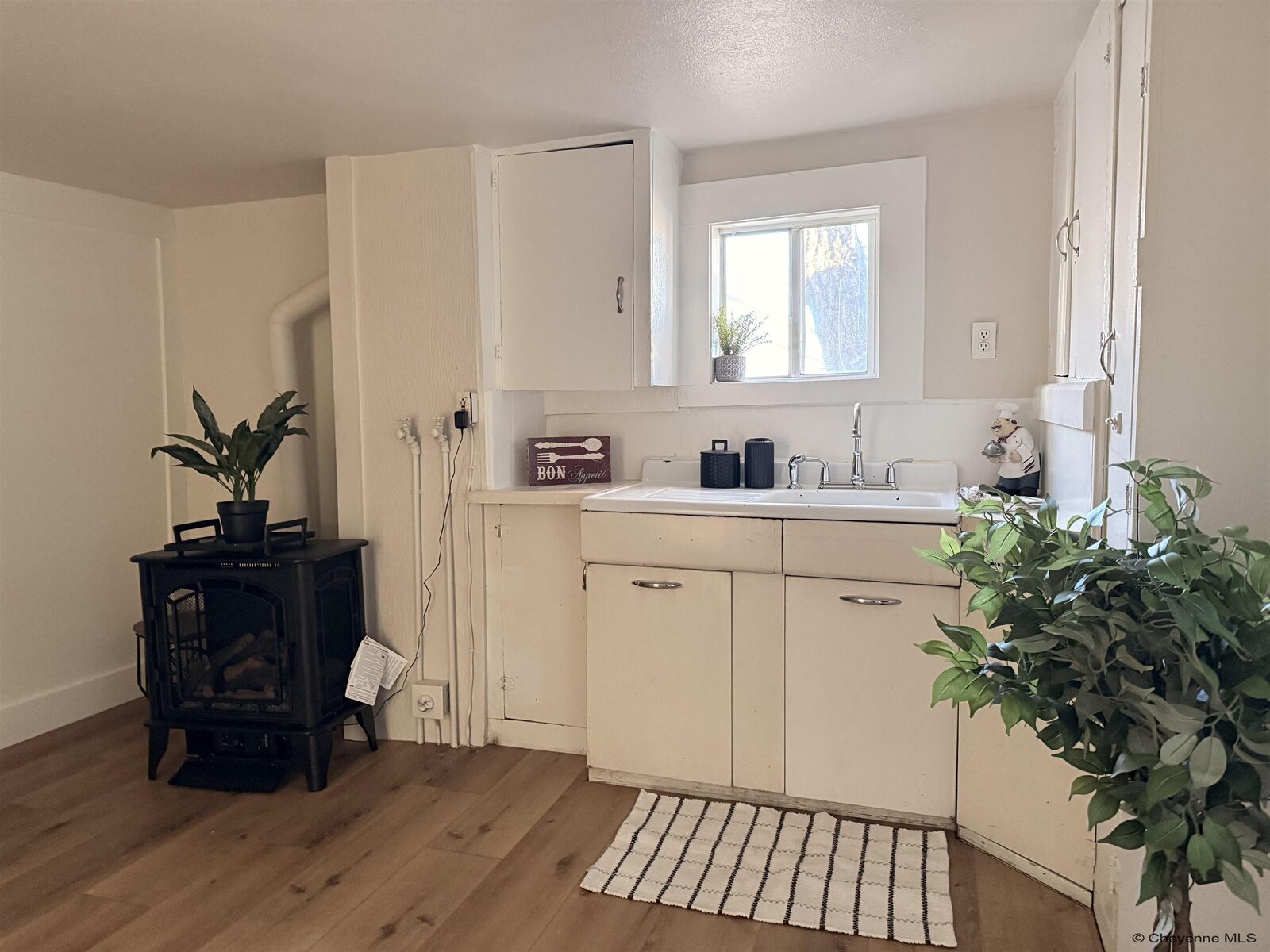 Property Photo:  313 W 5th St  WY 82007 