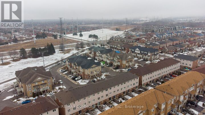 Property Photo:  32 Red Fox Place  ON M1B 0A9 