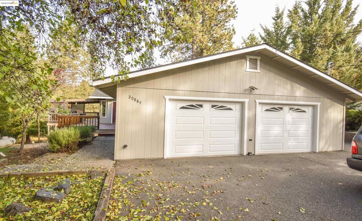 Property Photo:  20887 Big Foot Ct  CA 95321 