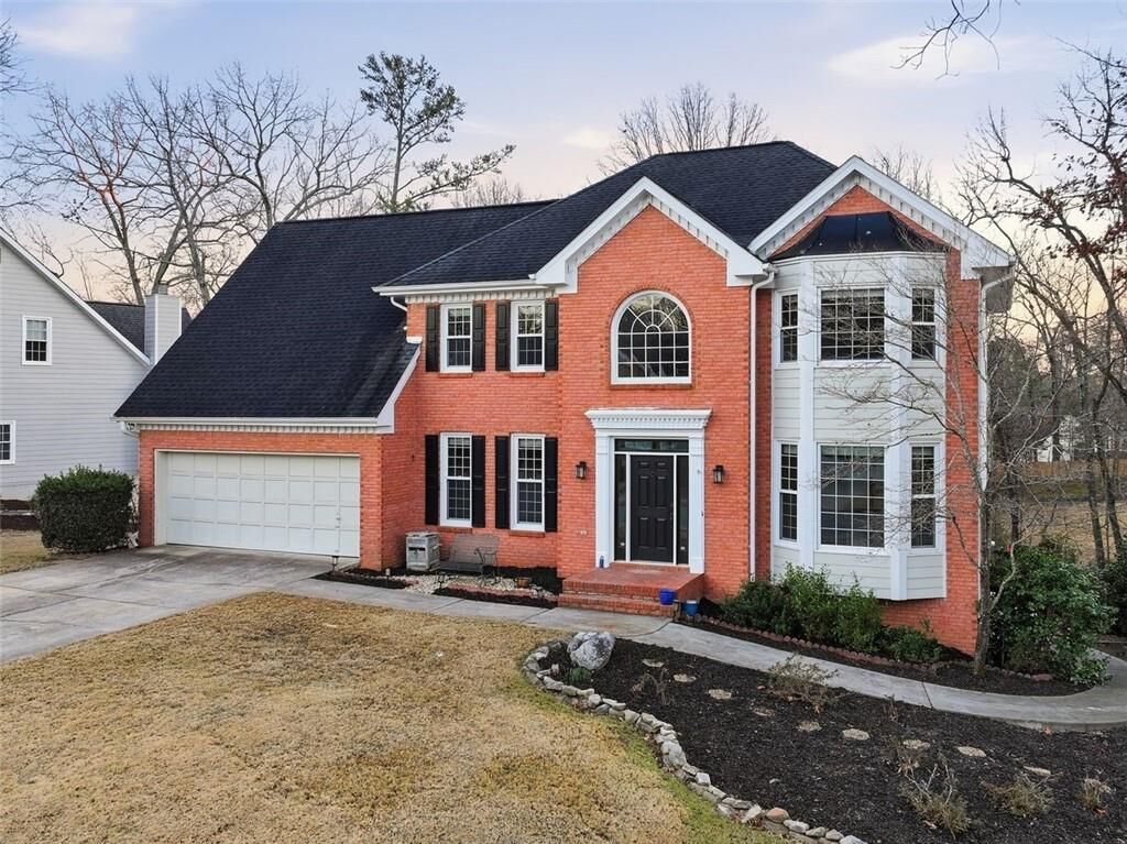 Property Photo: 4950 Red Robin Ridge GA 30022
