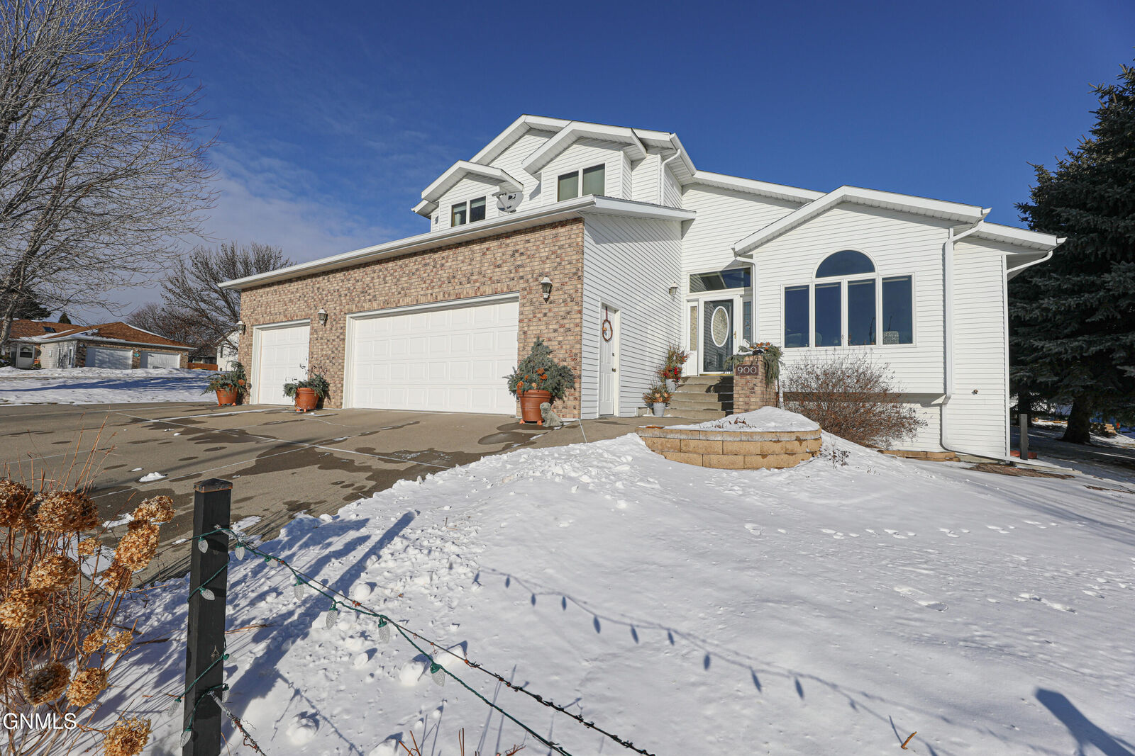 Property Photo: 900 Mouton Avenue ND 58503