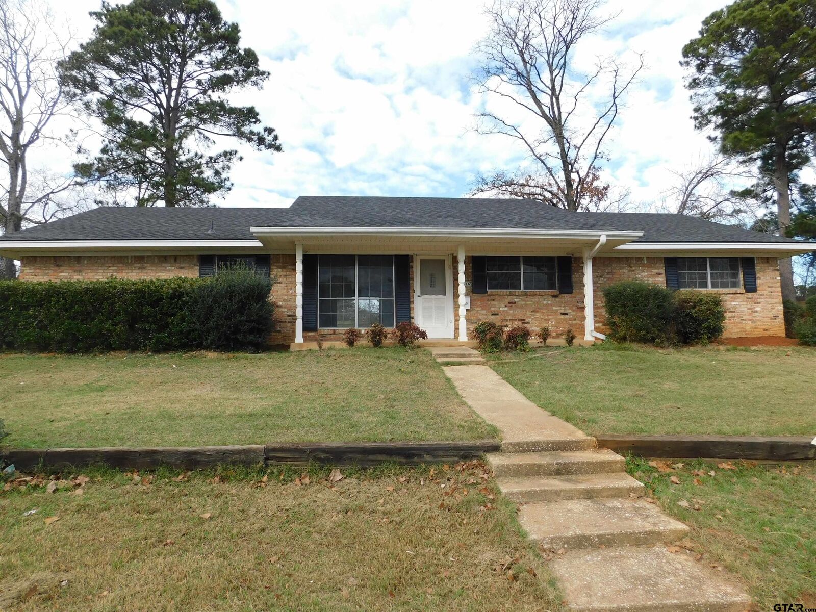 Property Photo: 2216 Pinecrest TX 75647