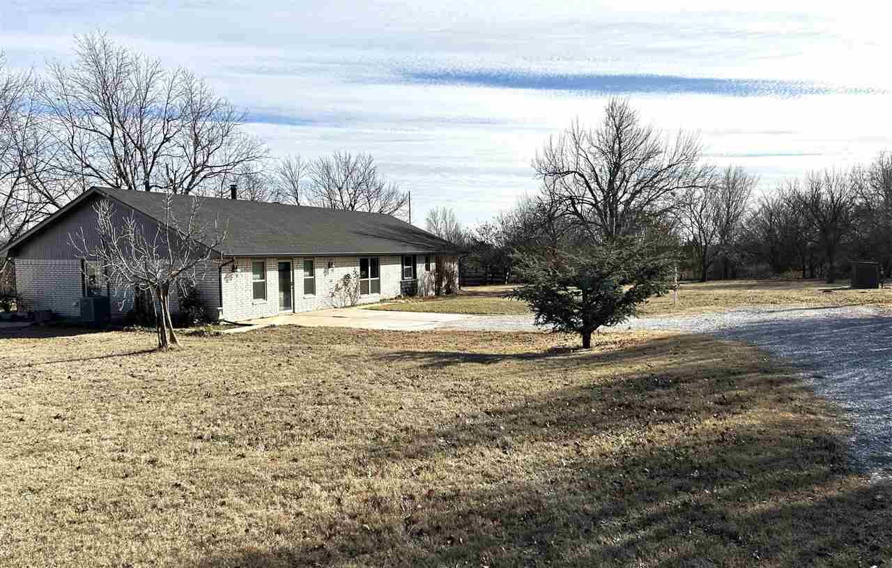 Property Photo:  123 NE Shelly Dr.  OK 73541 